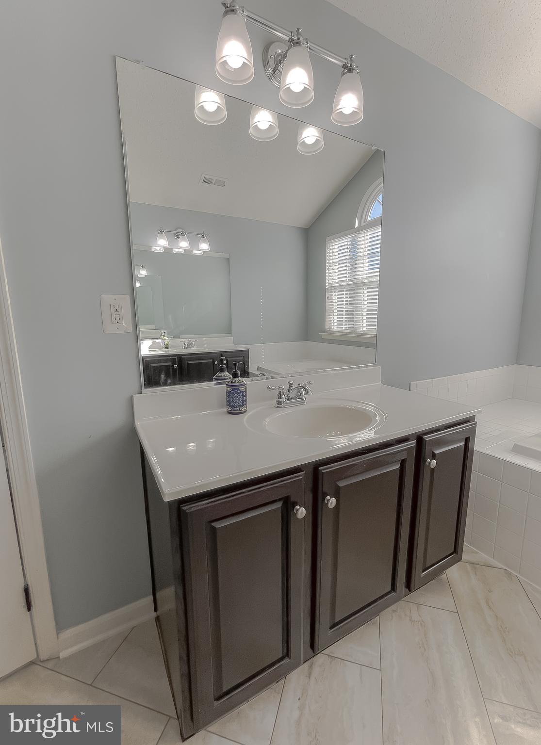 NEWTON MANOR - Residential