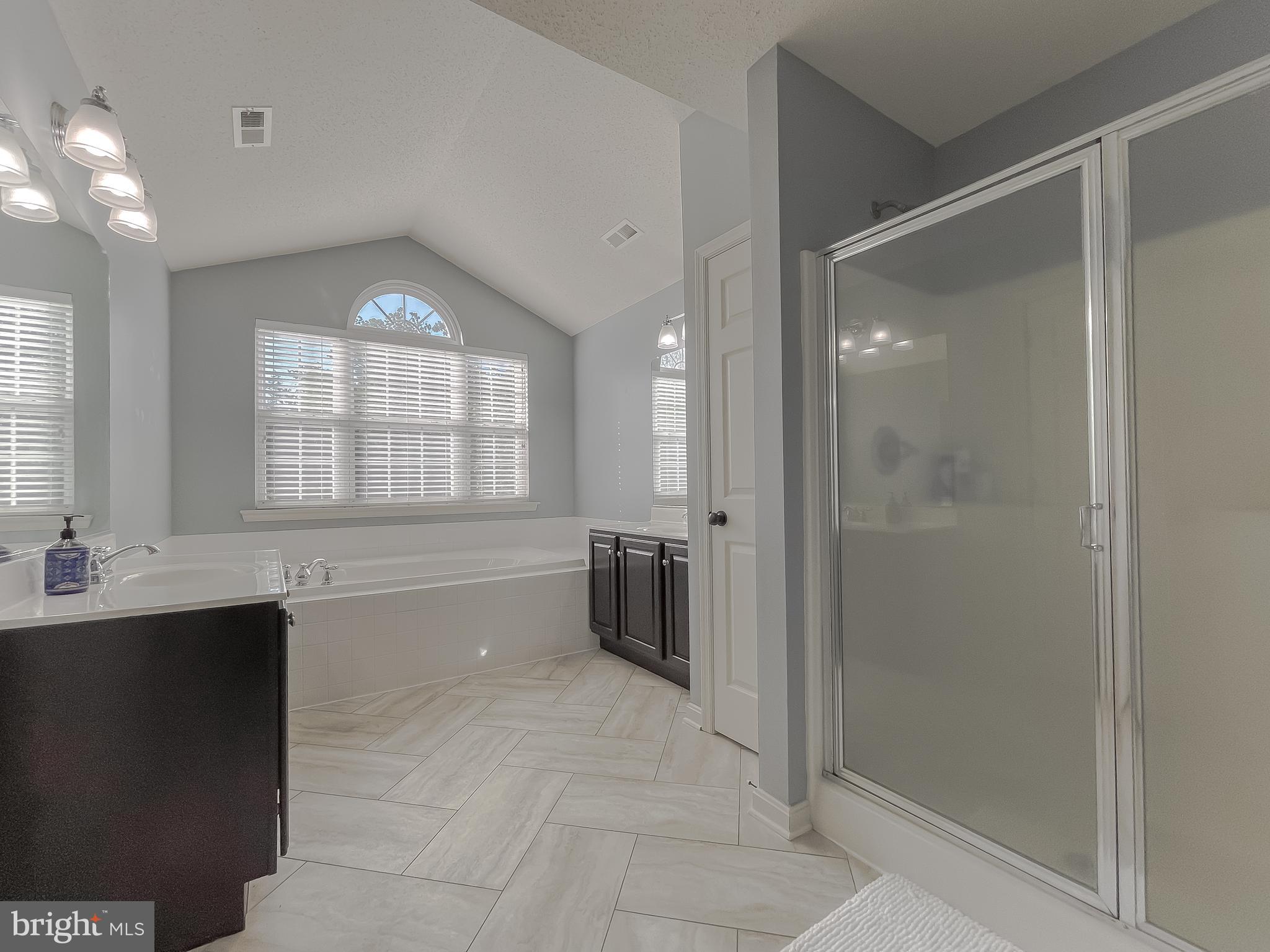 NEWTON MANOR - Residential