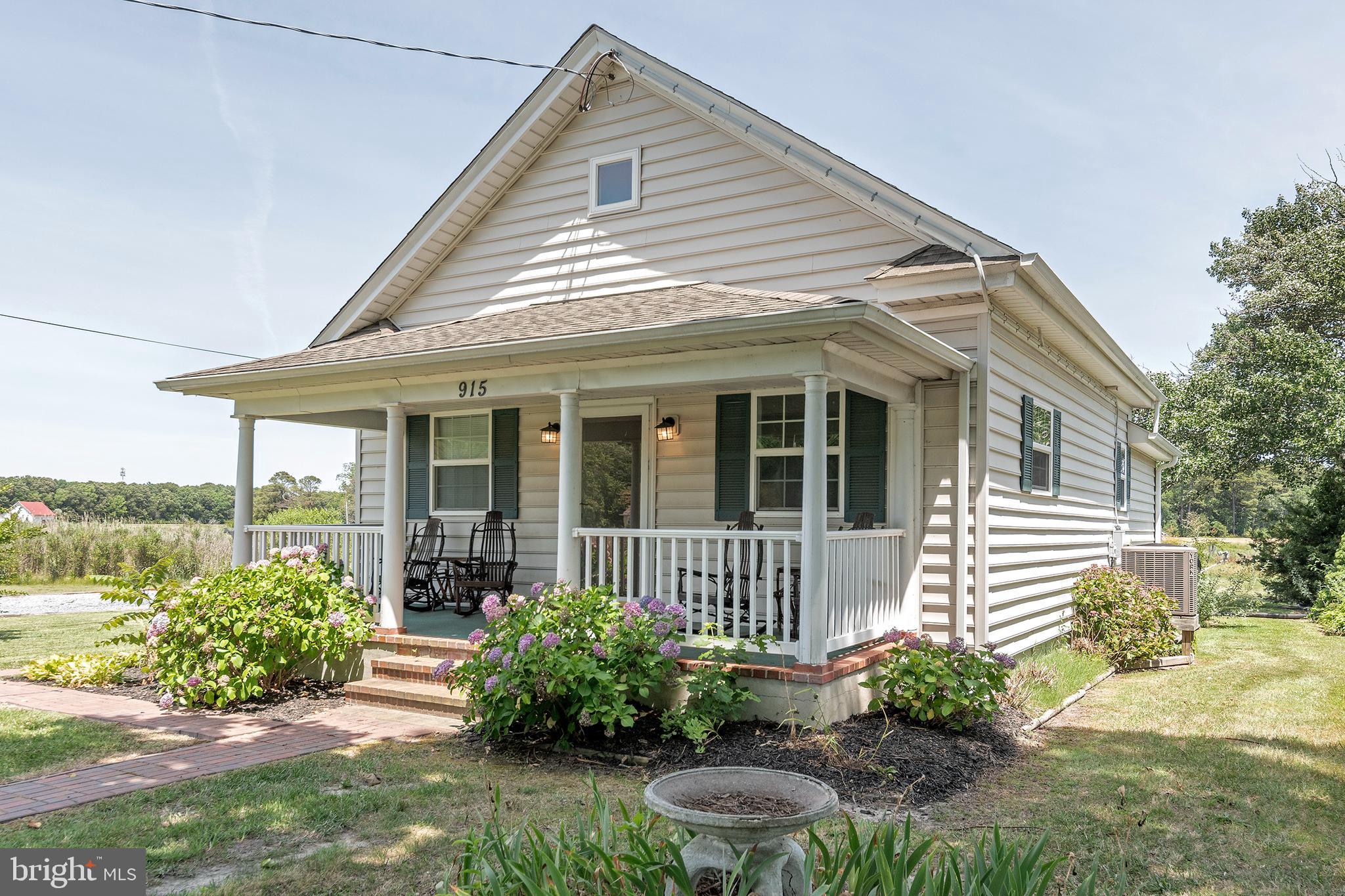 915 HUDSON ROAD