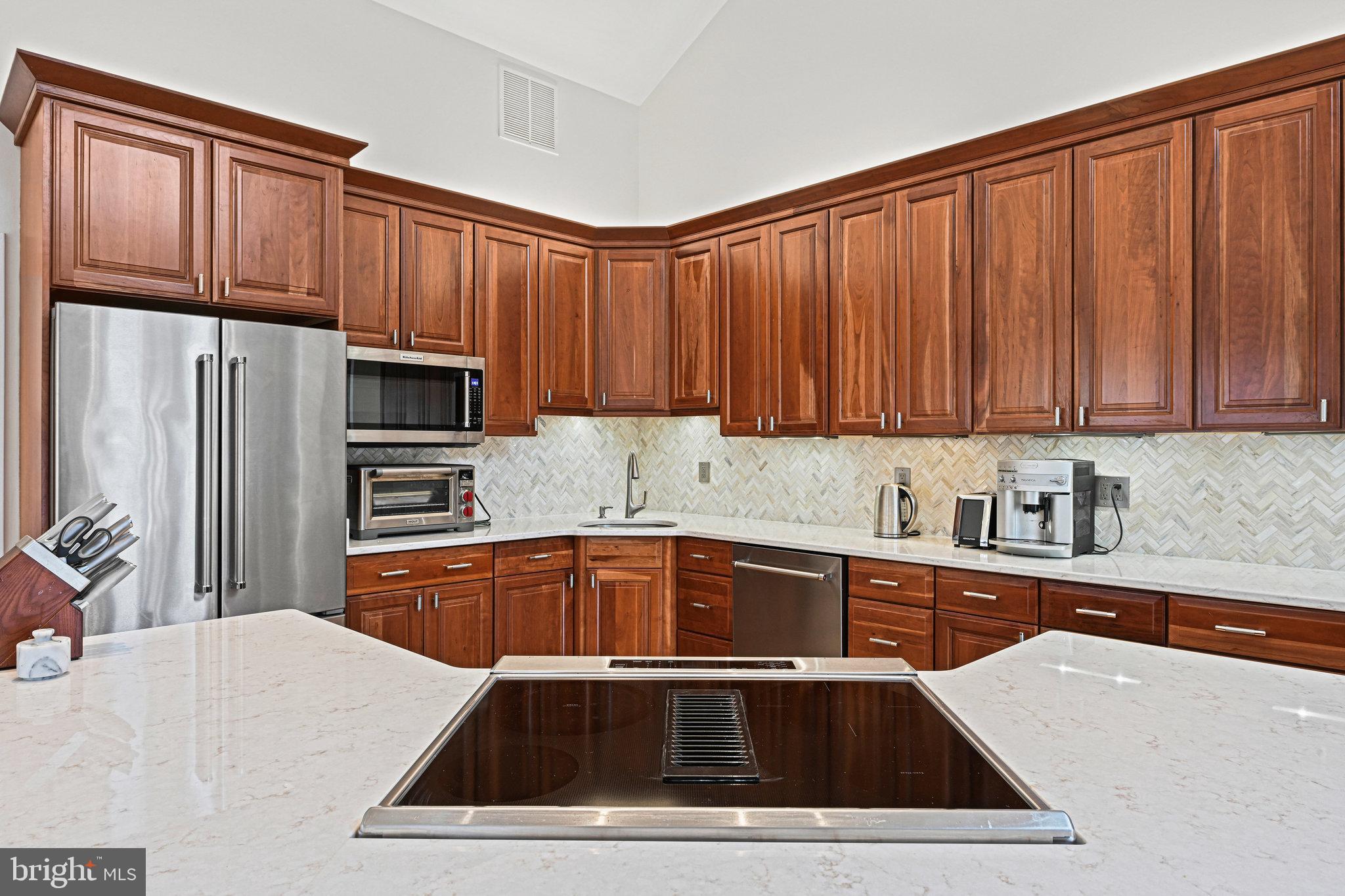 RESTON - Residential