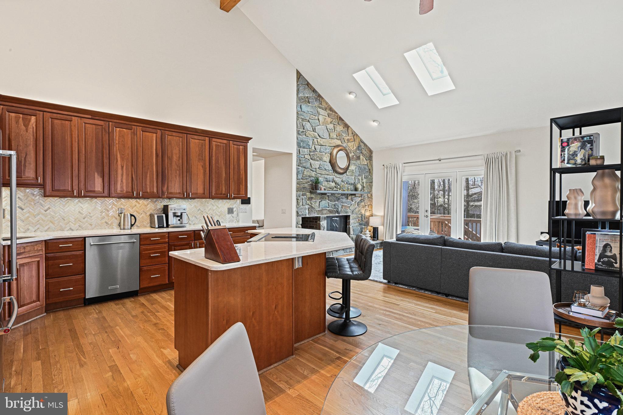 RESTON - Residential