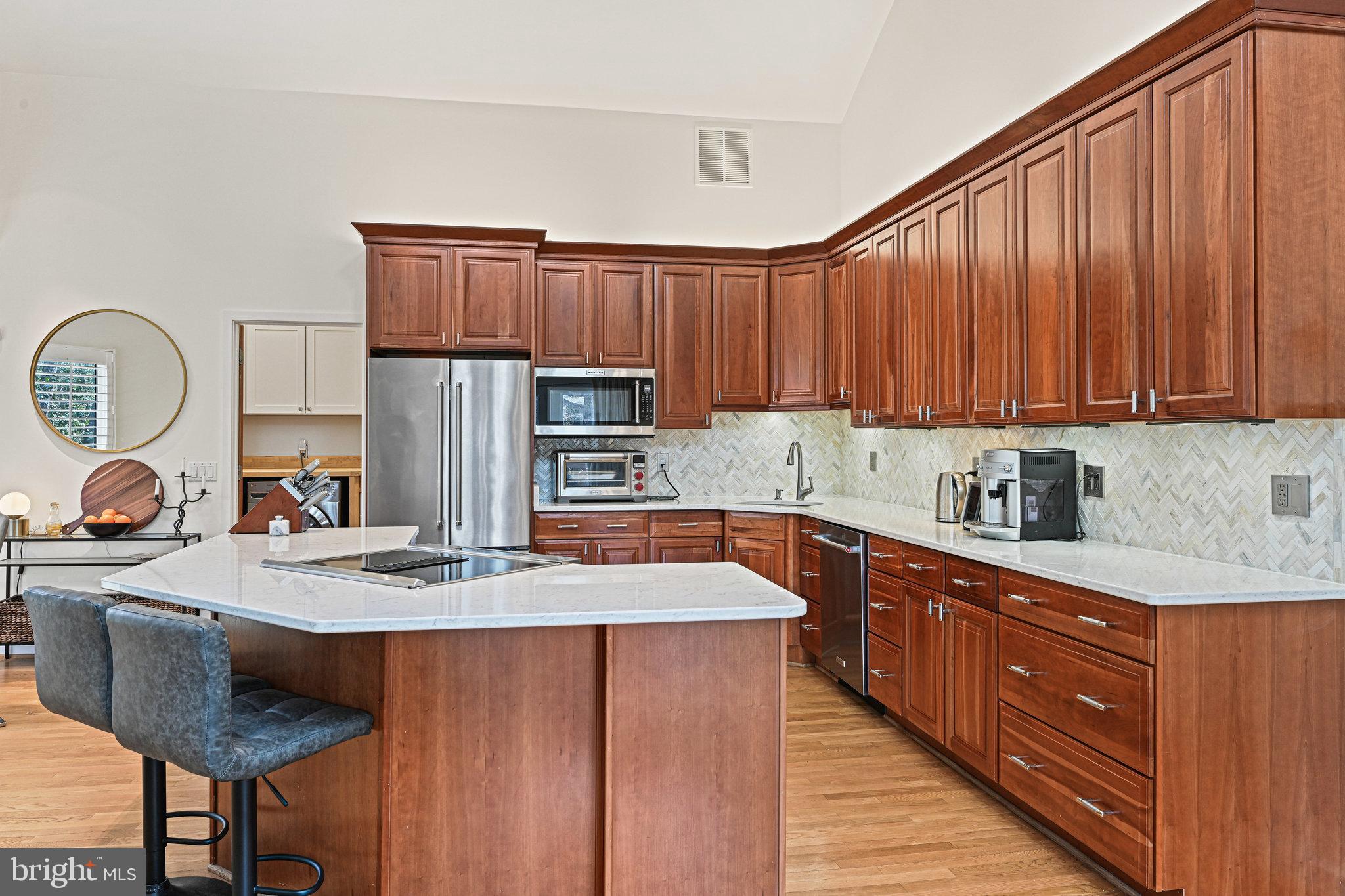 RESTON - Residential