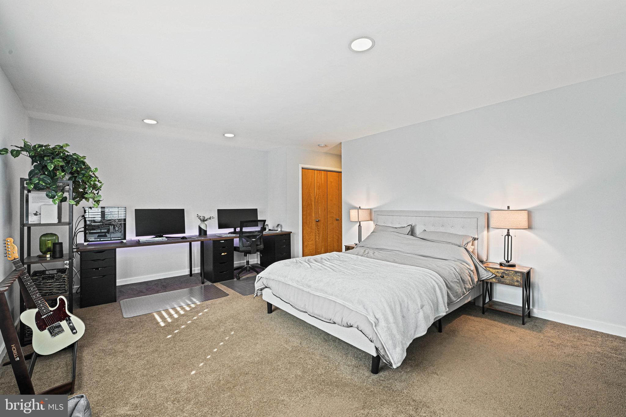 RESTON - Residential