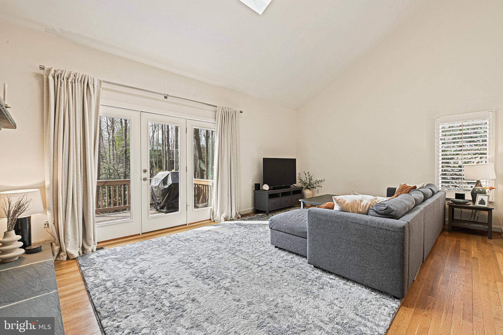 RESTON - Residential