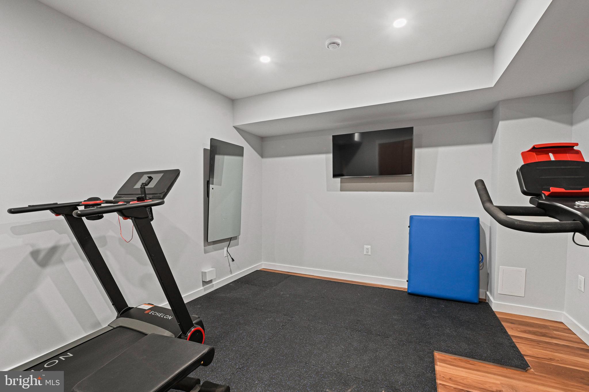 RESTON - Residential