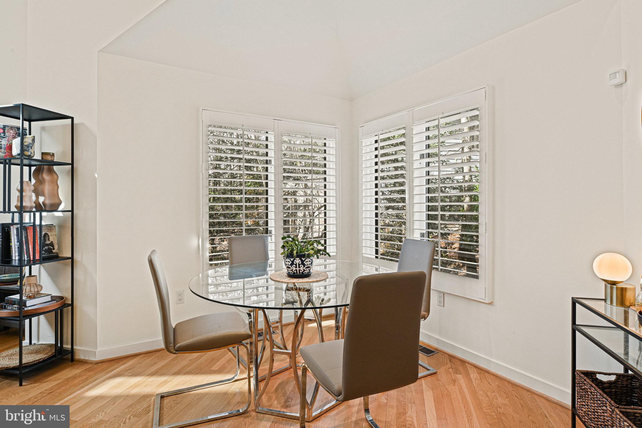 RESTON - Residential