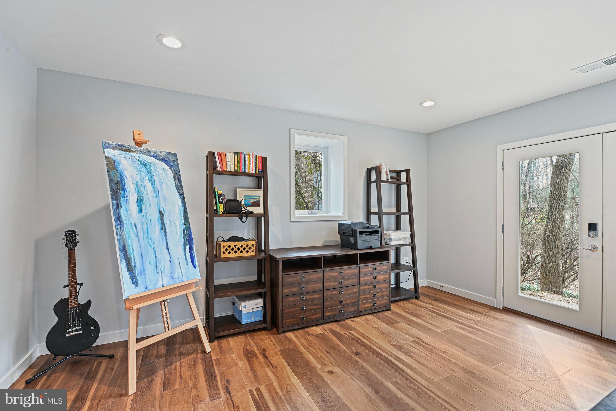 RESTON - Residential