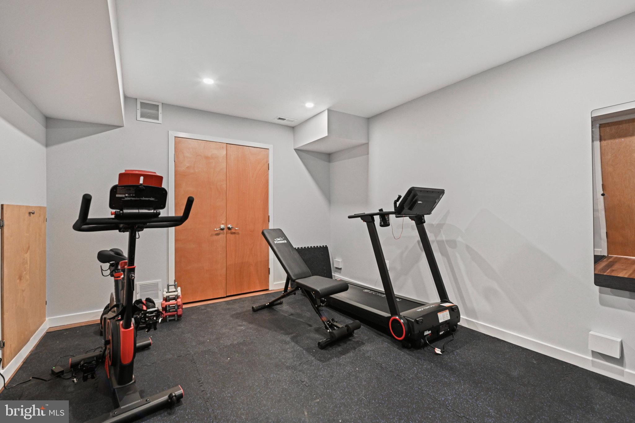 RESTON - Residential