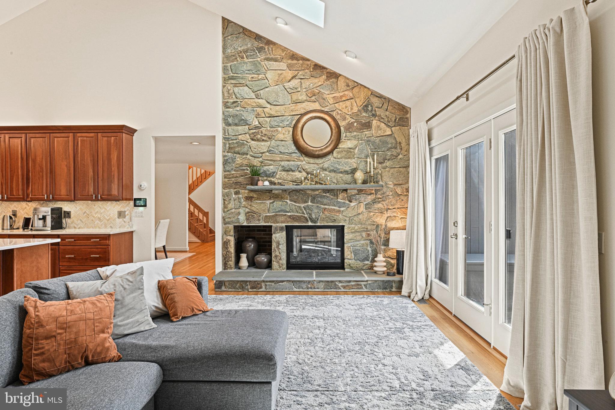 RESTON - Residential