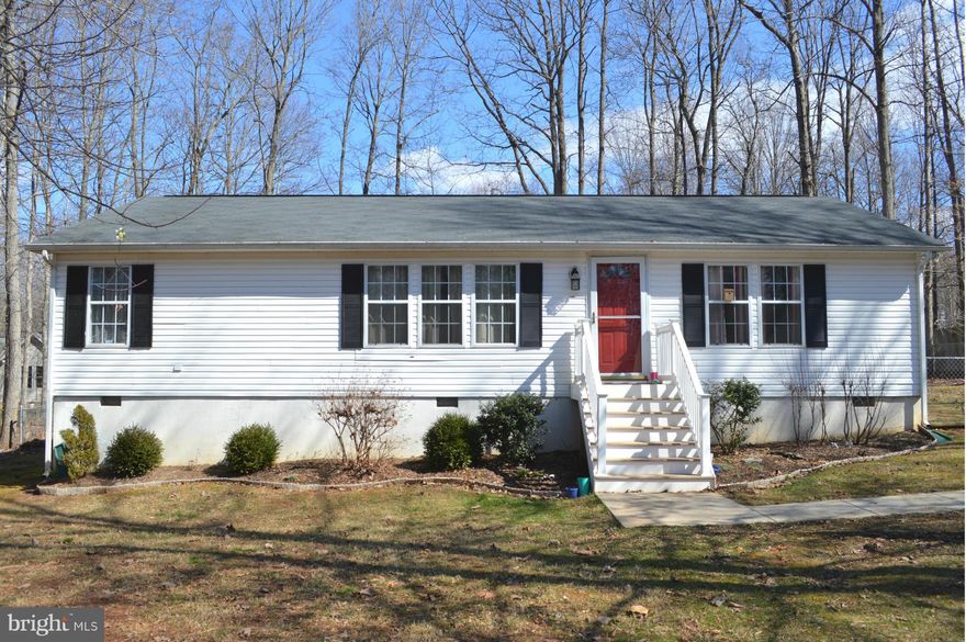 Adorable rambler on a terrific 1/2 acre+ lot in beautiful Lake Wilderness! This home boasts large, open family room, master bedroom with double doors and upgraded bath. Popular split bedroom plan w/ walk-n closets, paved driveway and a fenced in yard. Come see this house in sought after school district, QUICK! Buy now to enjoy a great summer at the Lake!