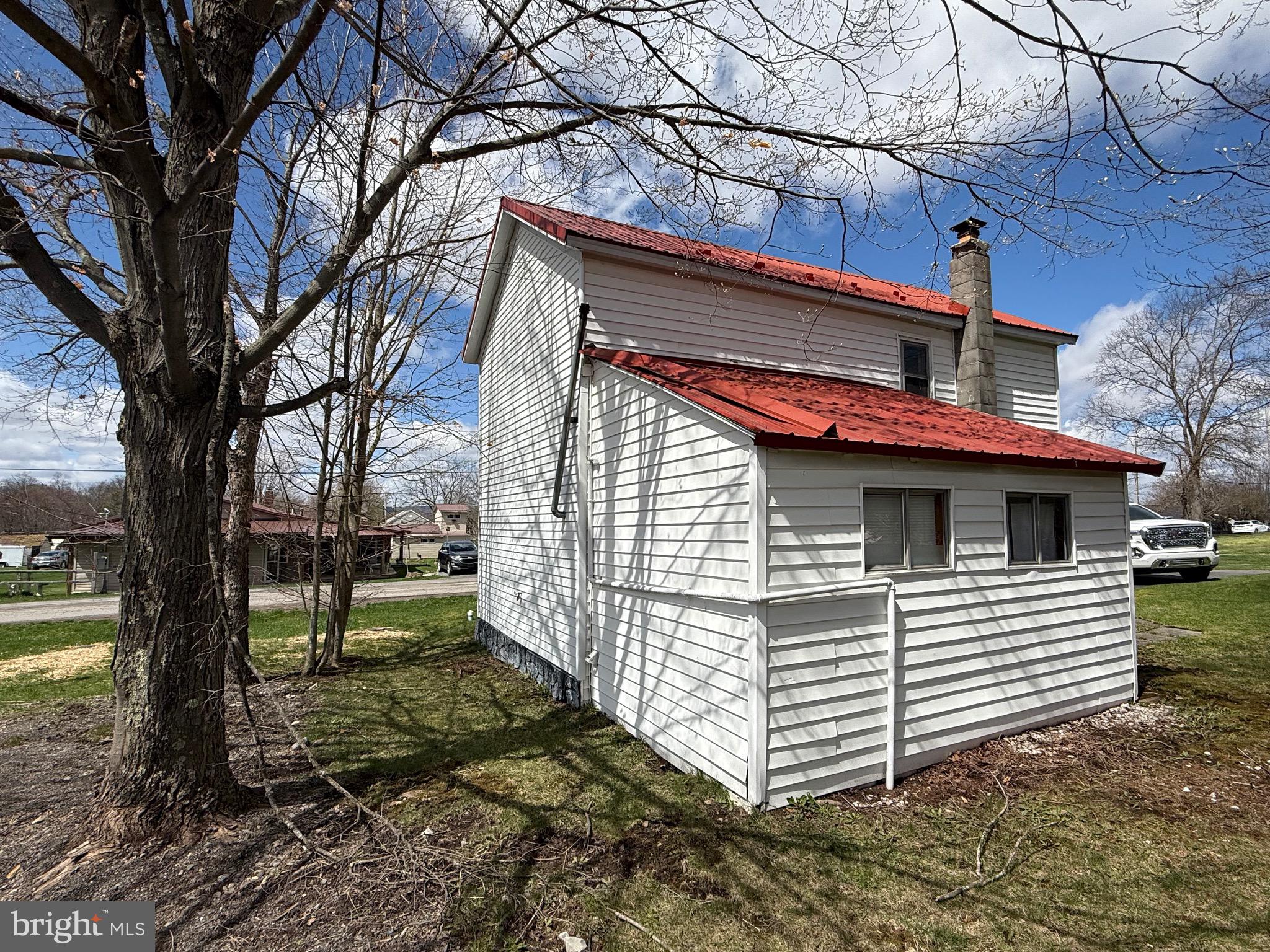 132 OAK STREET