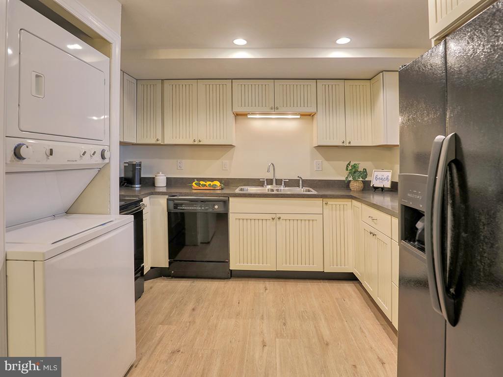 NORTH REHOBOTH - Residential