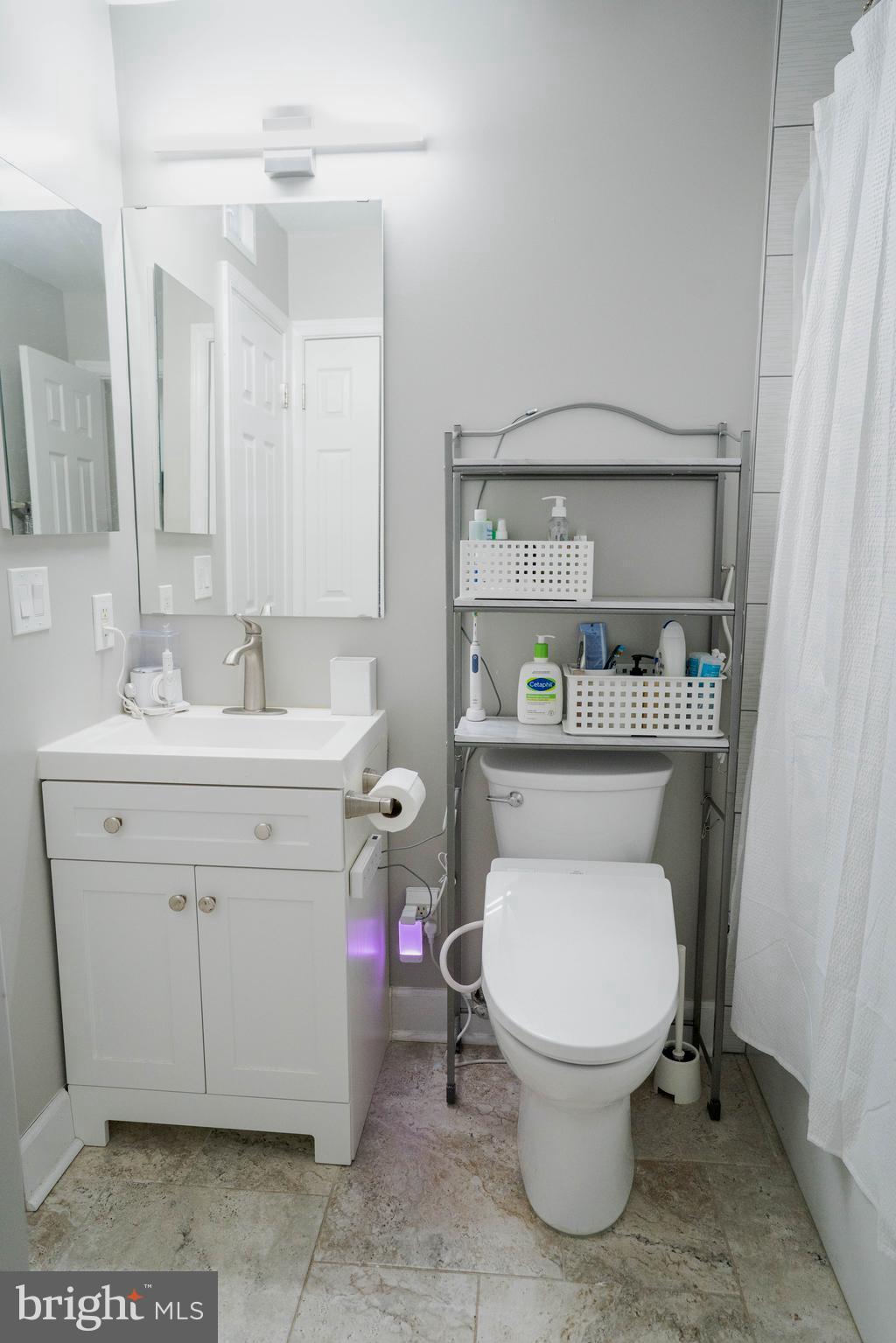 WOODGATE VILLAGE - Residential