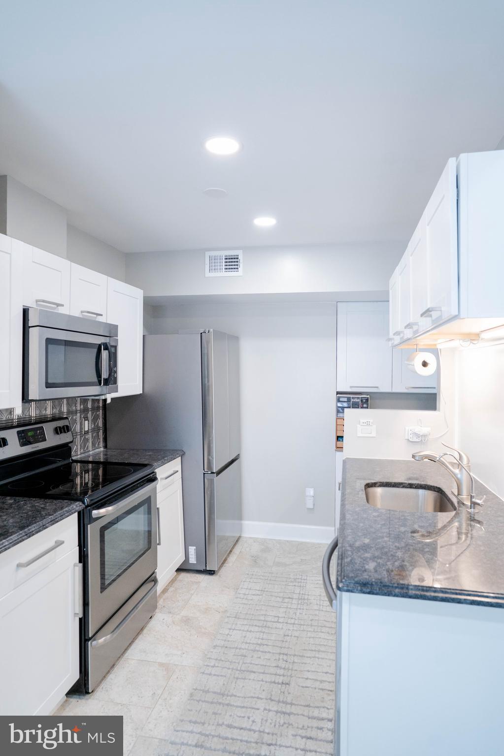 WOODGATE VILLAGE - Residential