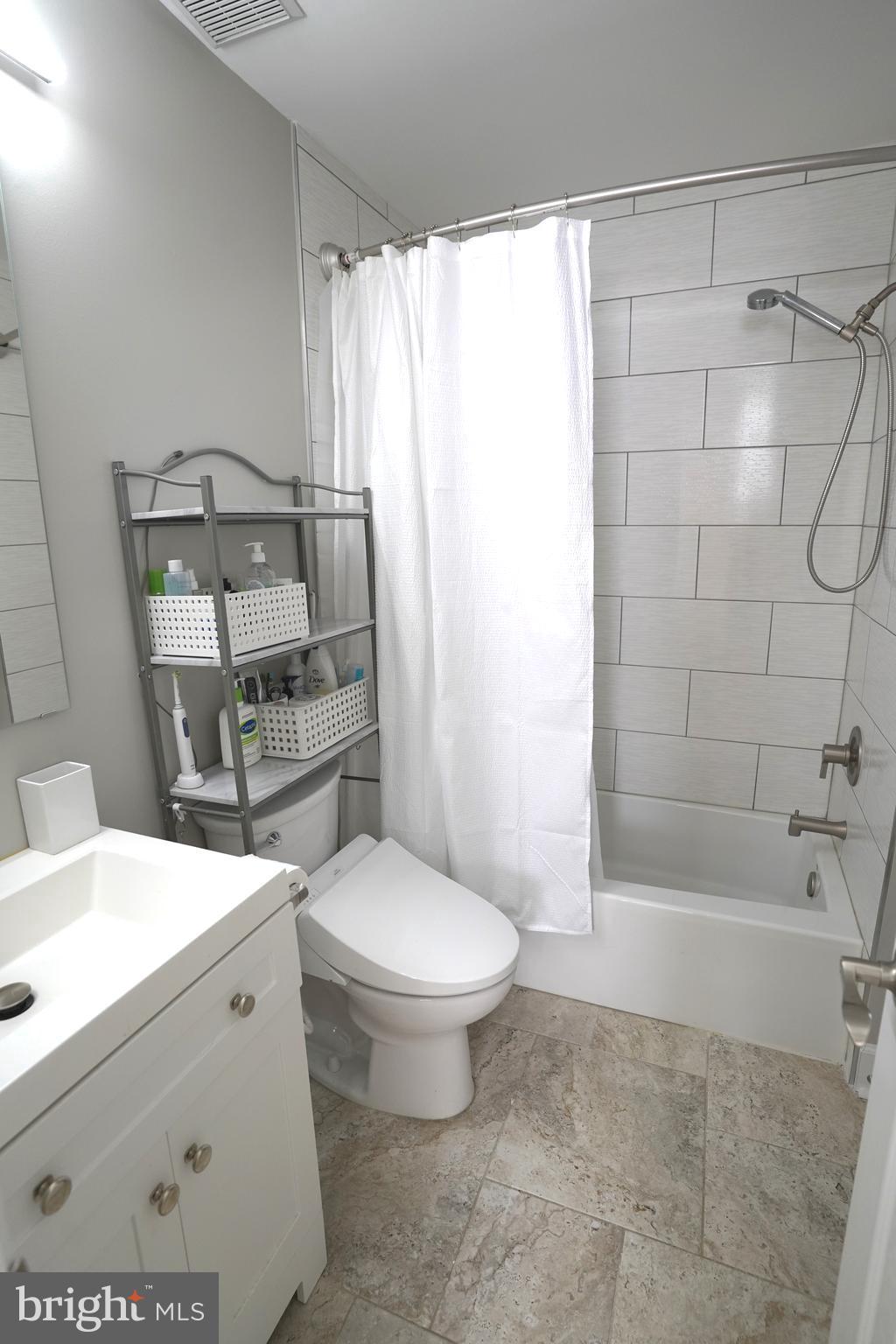 WOODGATE VILLAGE - Residential