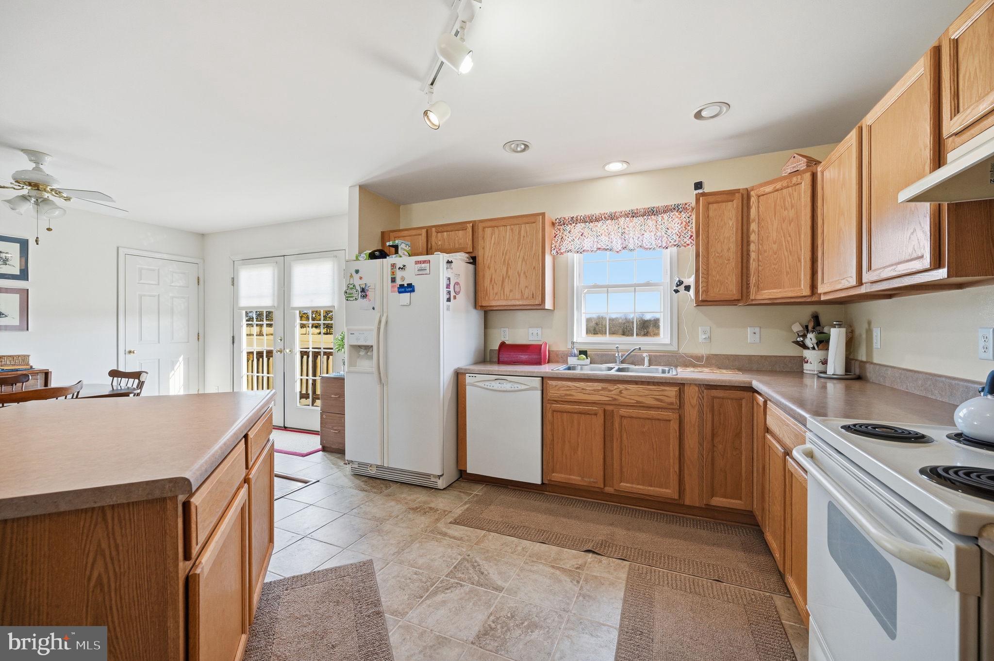 SHEPPERDS GROVE - Residential