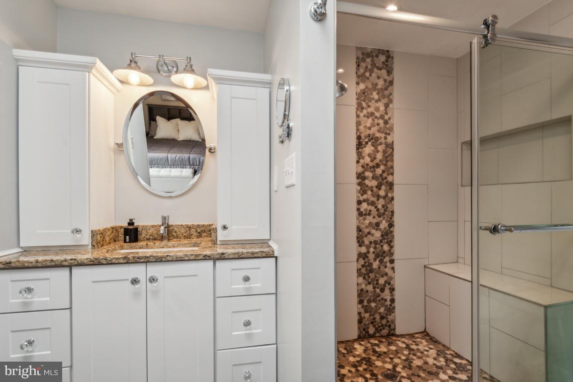 WATERSIDE - Residential