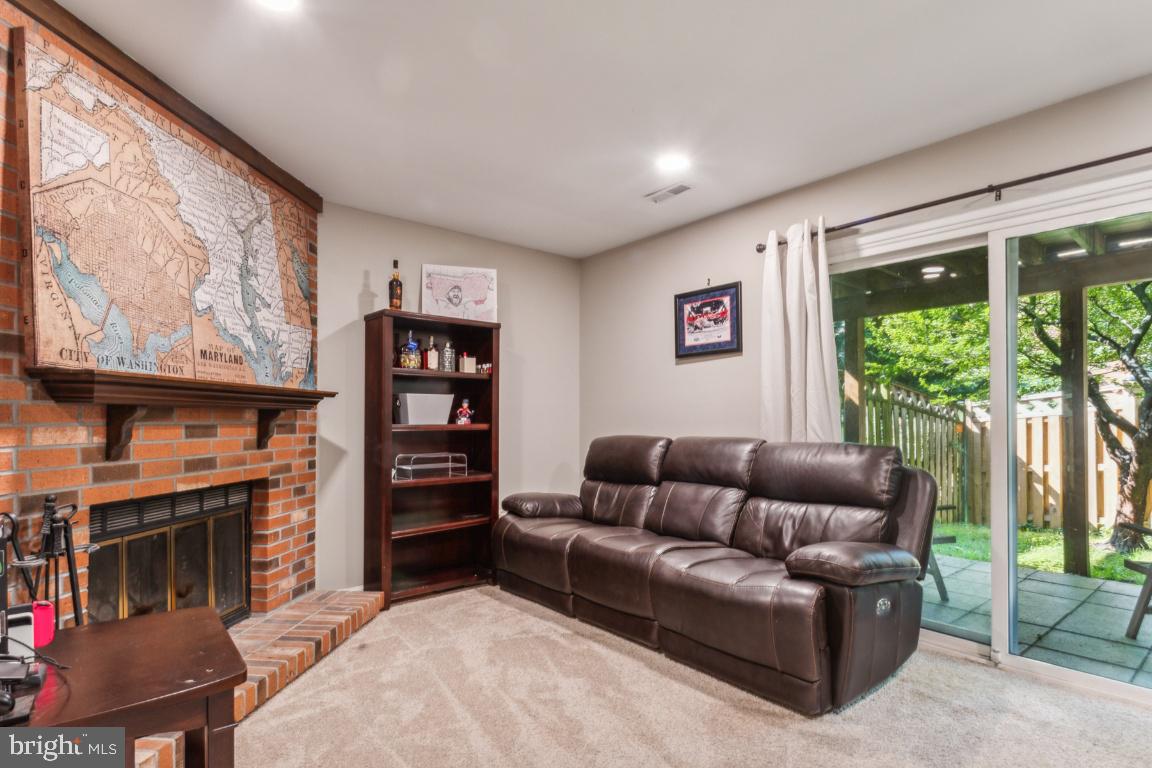 WATERSIDE - Residential