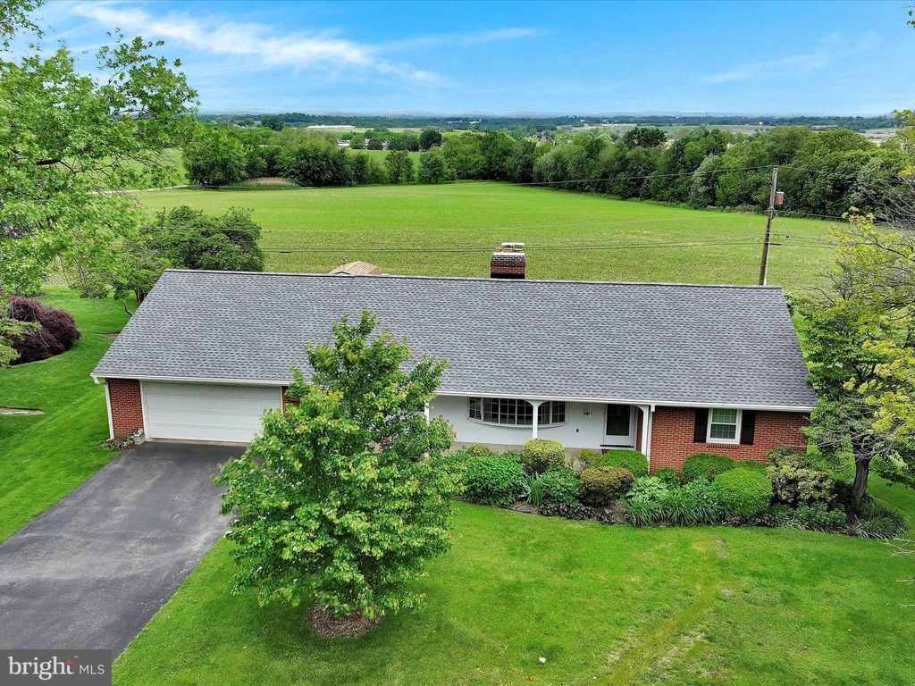 Photo of 309 Wynwood Drive, WILLOW STREET, PA 17584 (MLS # PALA2070414)