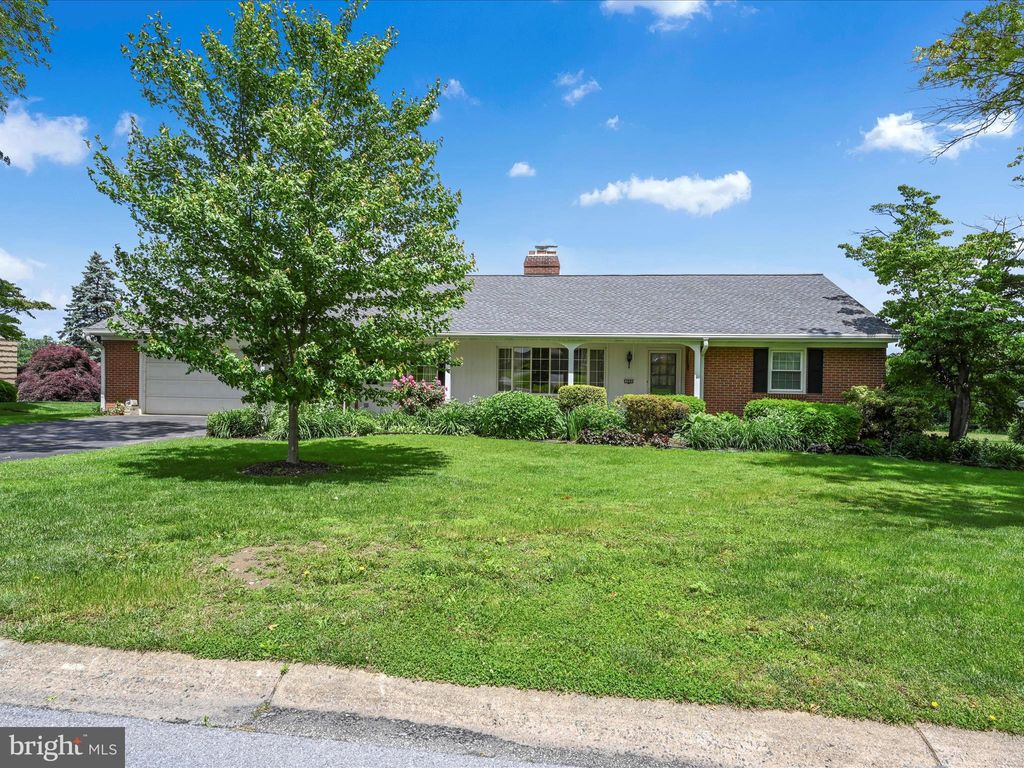 Photo of 309 Wynwood Drive, WILLOW STREET, PA 17584 (MLS # PALA2070414)