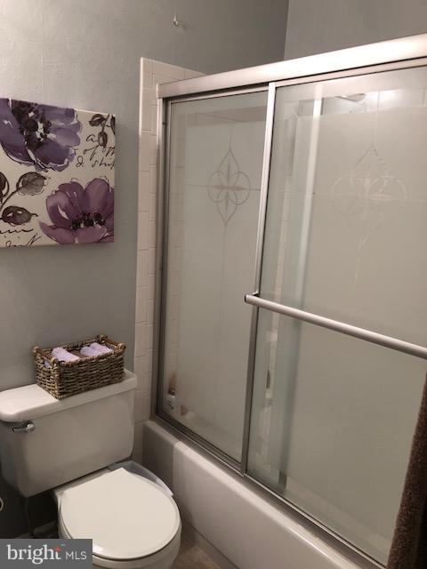 WELLINGTON COMMONS - Residential Lease