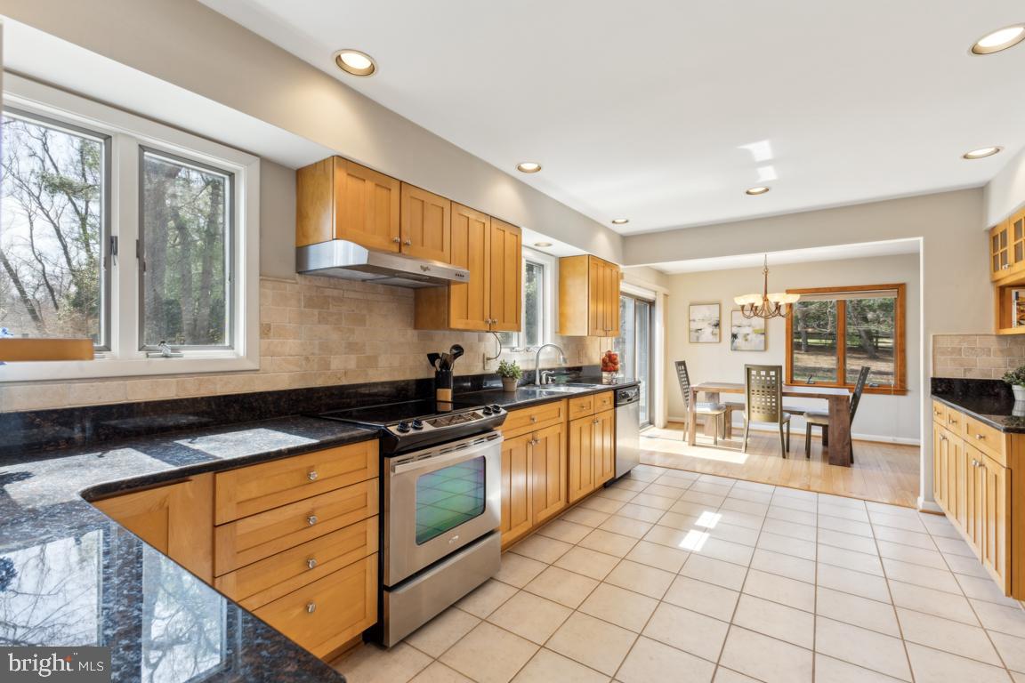 2700 BERRYLAND DRIVE