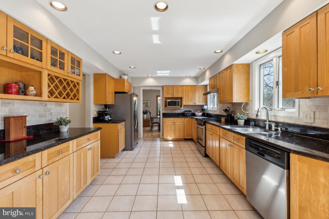 2700 BERRYLAND DRIVE