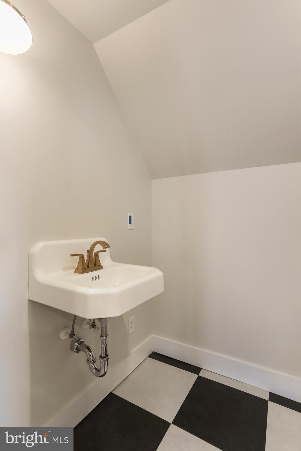 CITY OF MARTINSBURG - Commercial Lease