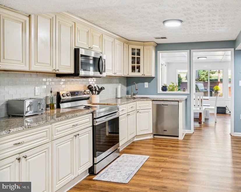 FOUR SEASONS ESTATES - Residential