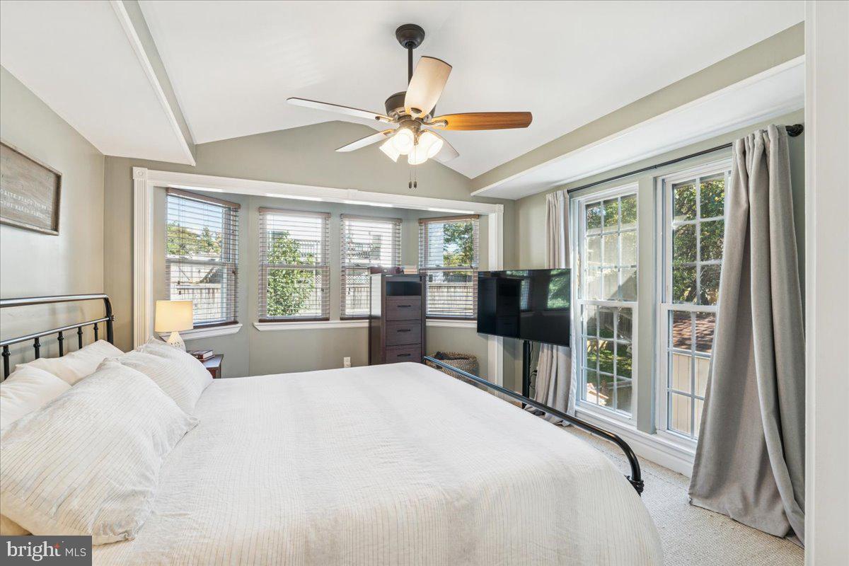 FOUR SEASONS ESTATES - Residential