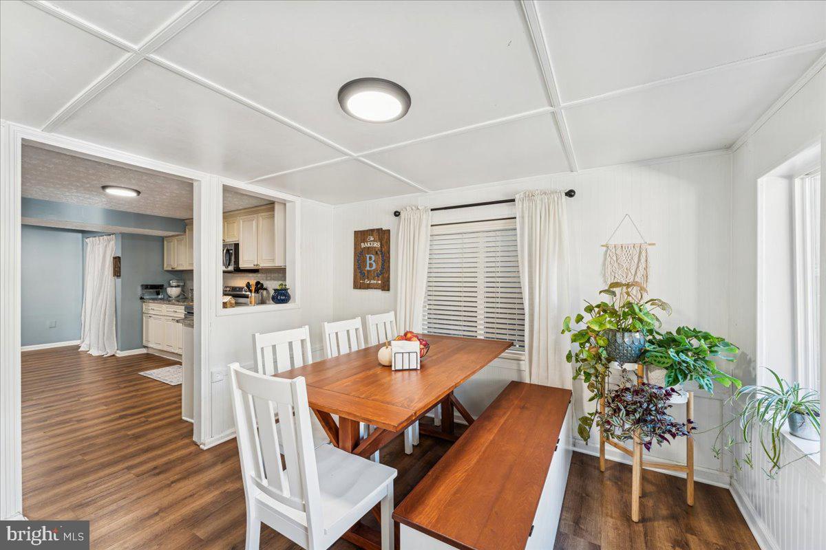 FOUR SEASONS ESTATES - Residential