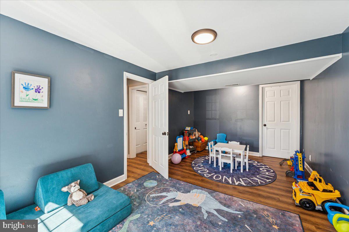 FOUR SEASONS ESTATES - Residential