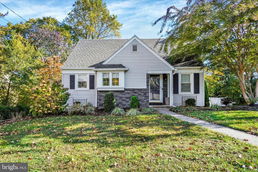 Photo of 1327 Hill Street, YORK, PA 17403 (MLS # PAYK2091892)