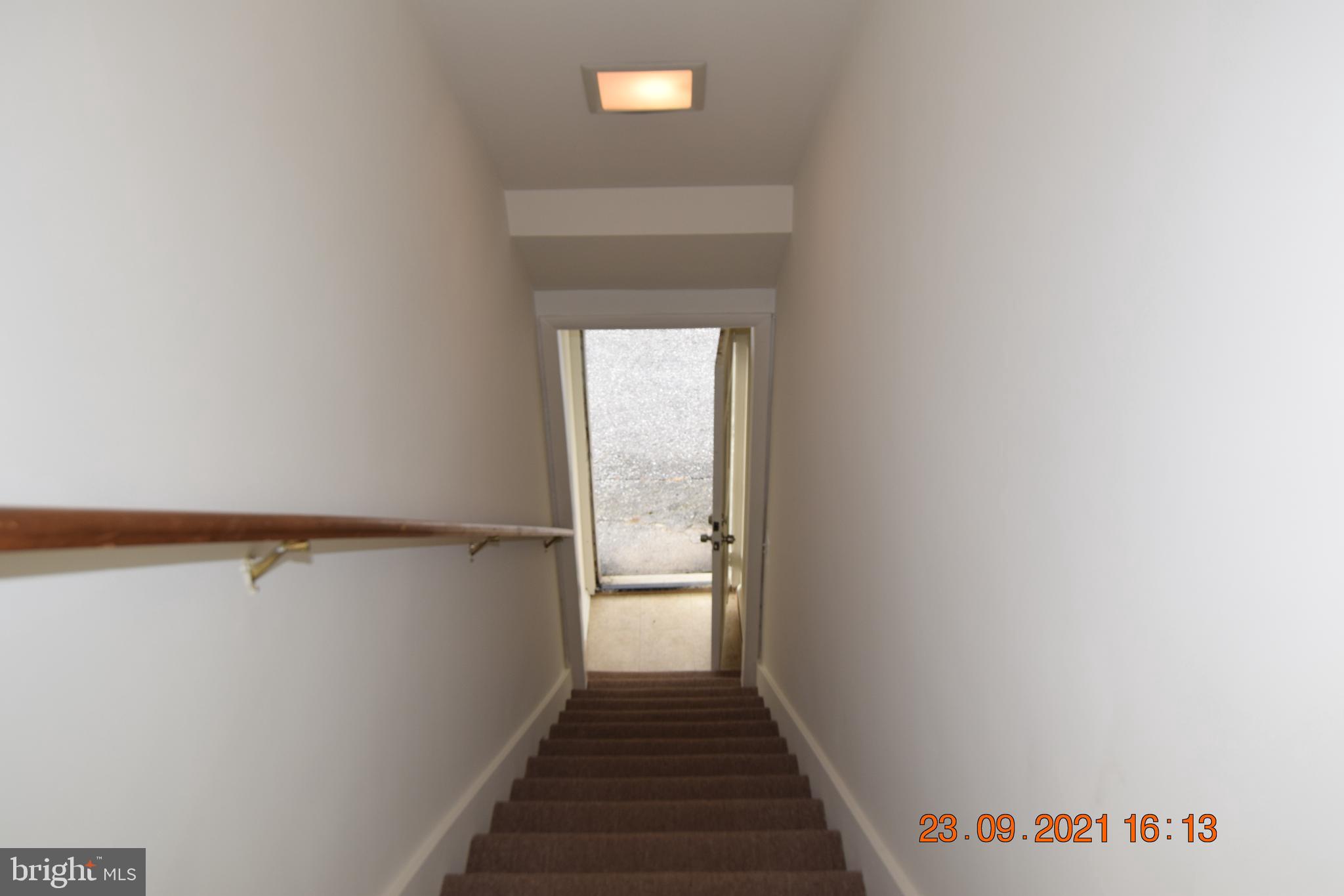 DAMASCUS OUTSIDE - Residential Lease