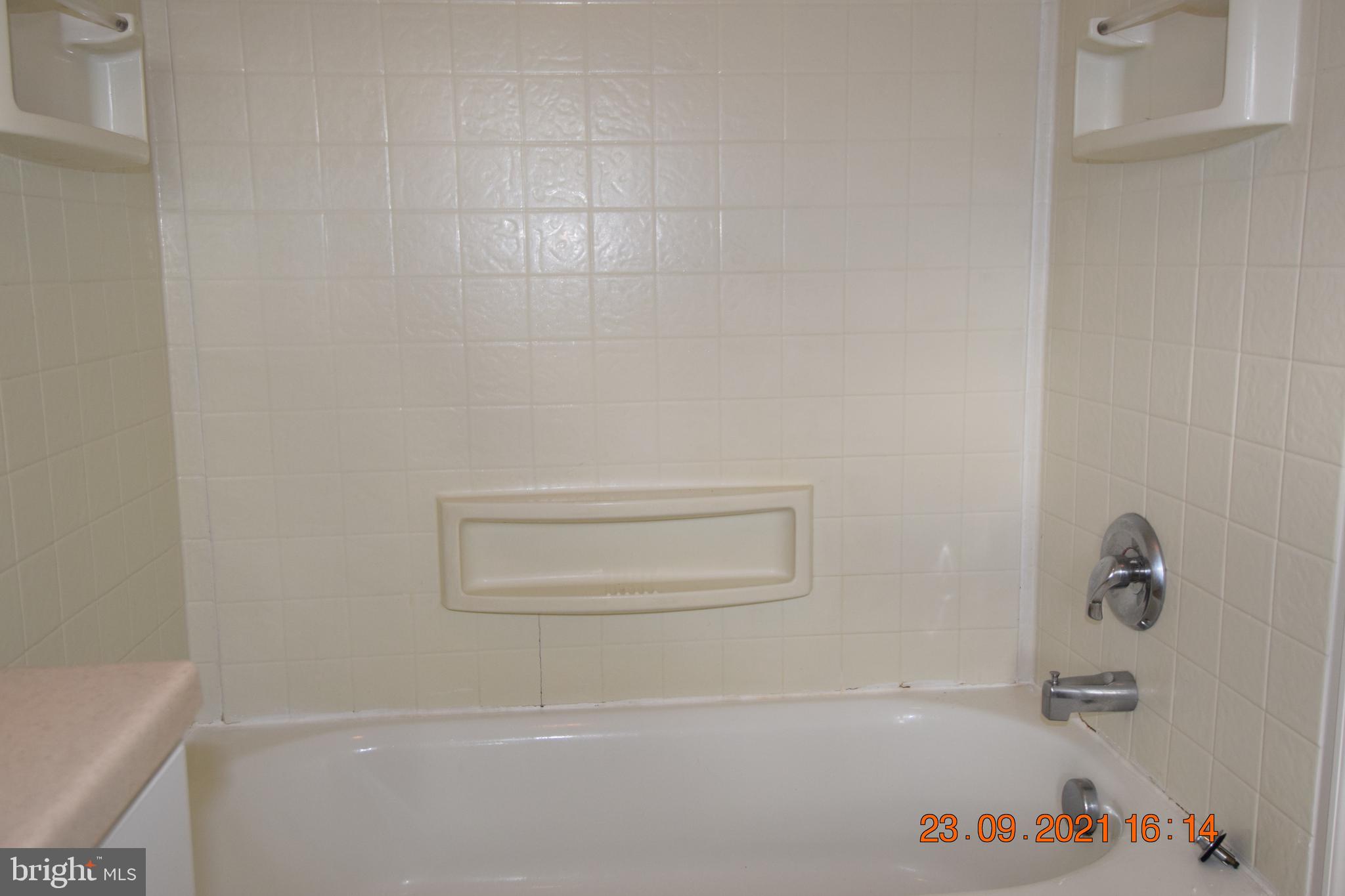 DAMASCUS OUTSIDE - Residential Lease