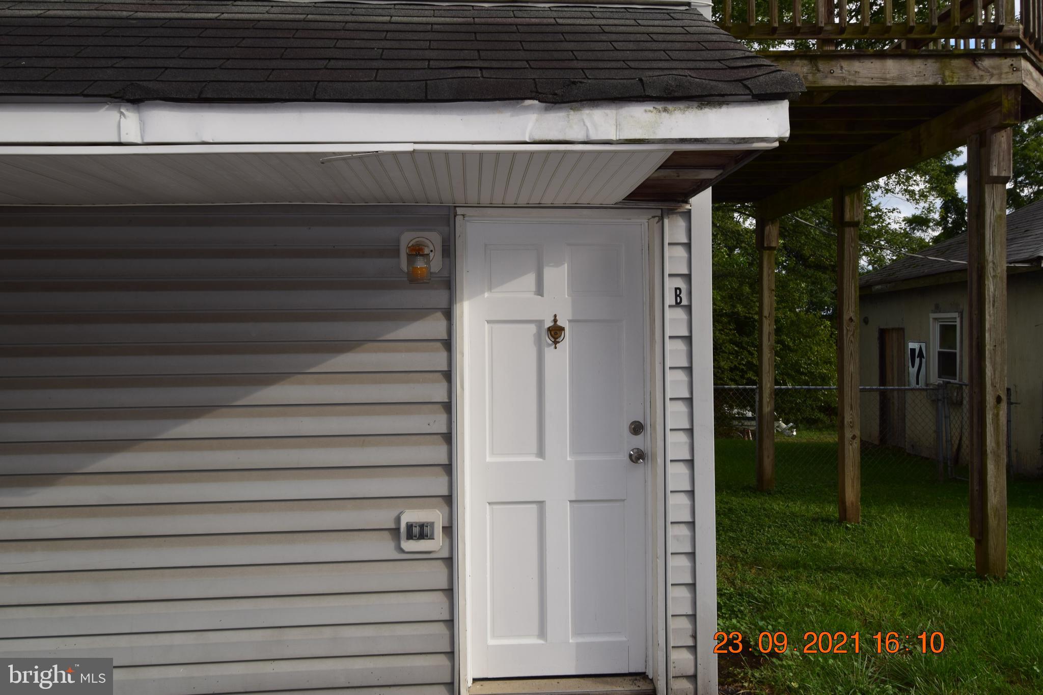 DAMASCUS OUTSIDE - Residential Lease