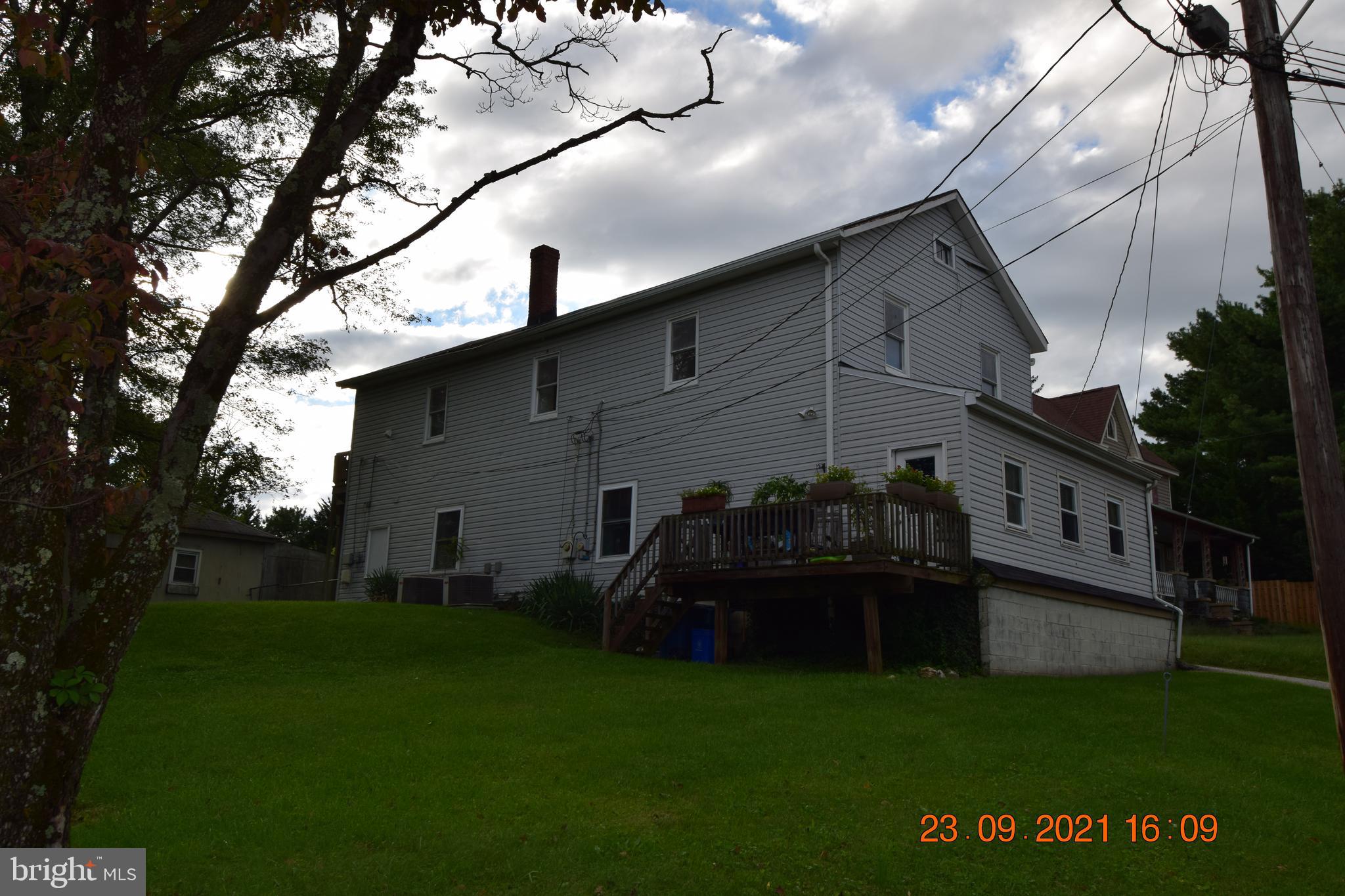 DAMASCUS OUTSIDE - Residential Lease