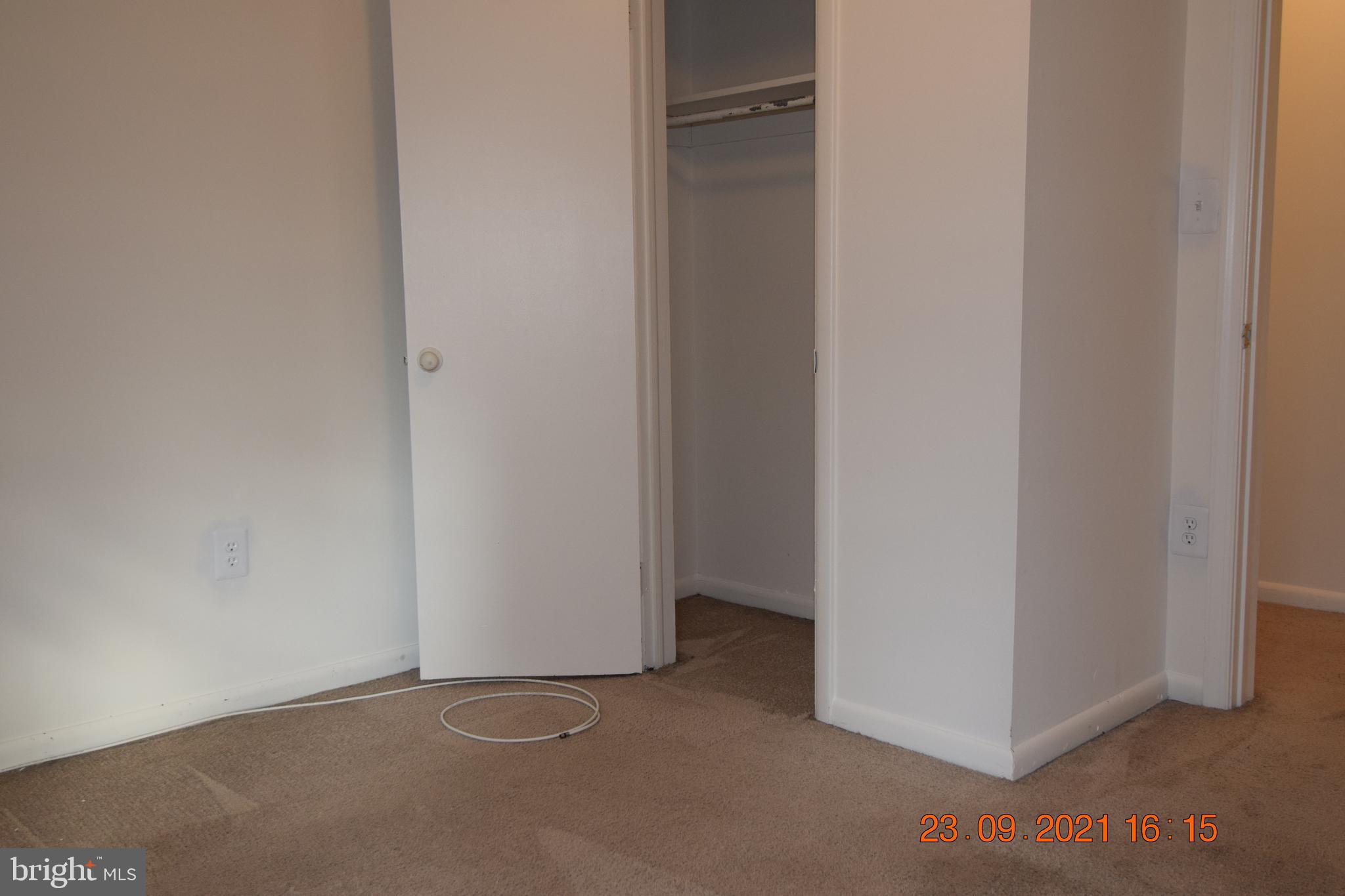 DAMASCUS OUTSIDE - Residential Lease