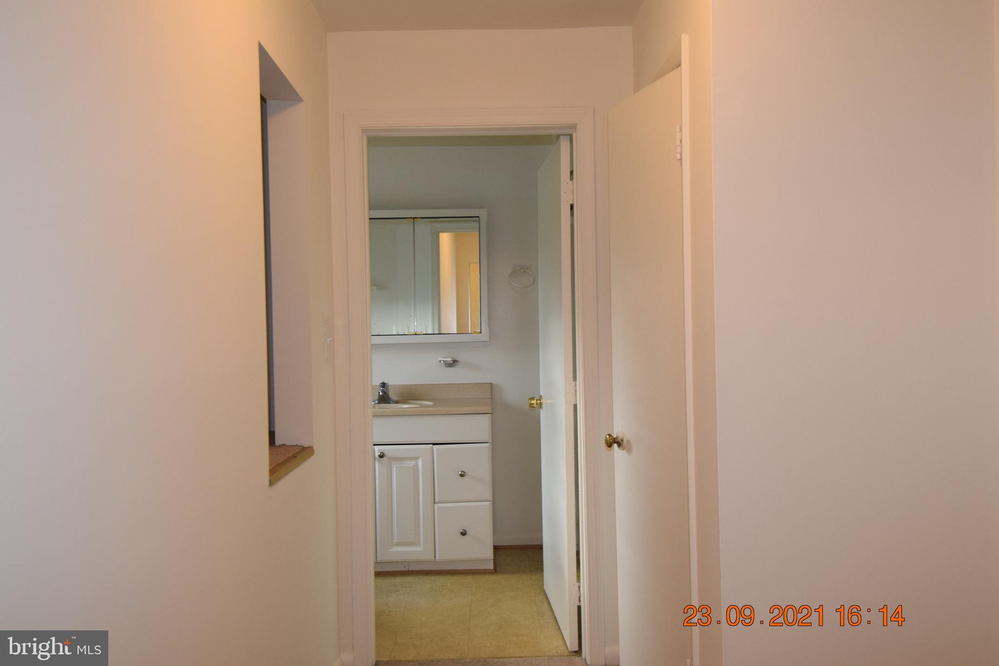 DAMASCUS OUTSIDE - Residential Lease