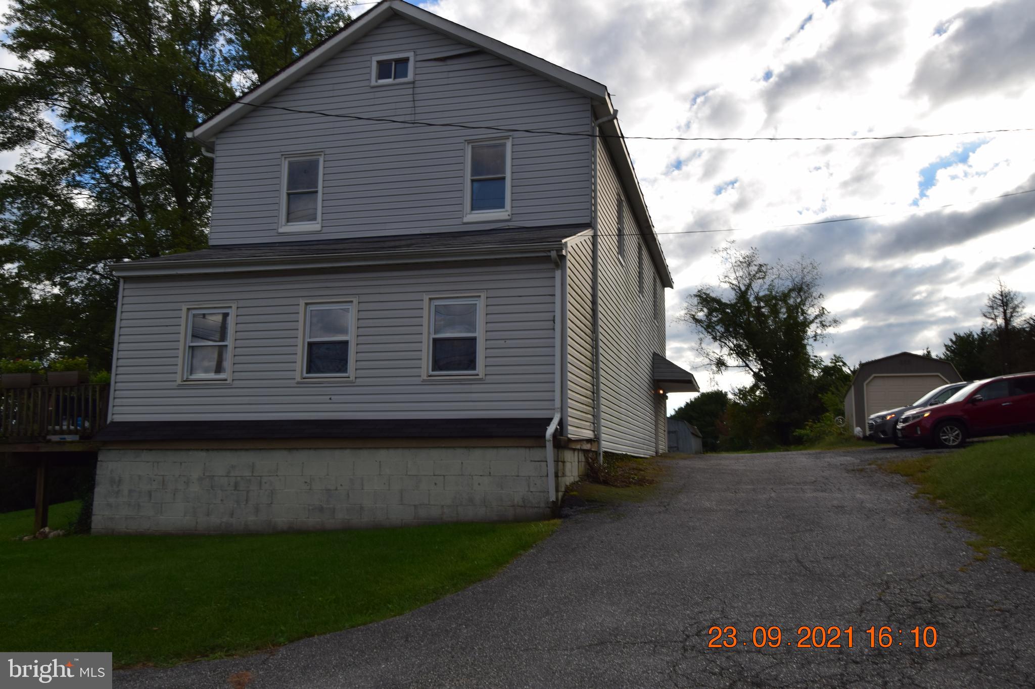 DAMASCUS OUTSIDE - Residential Lease