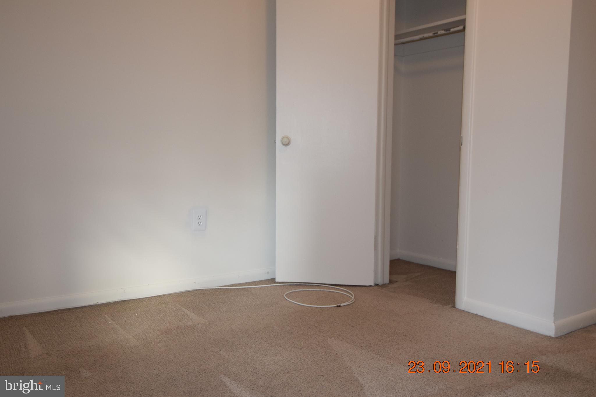 DAMASCUS OUTSIDE - Residential Lease