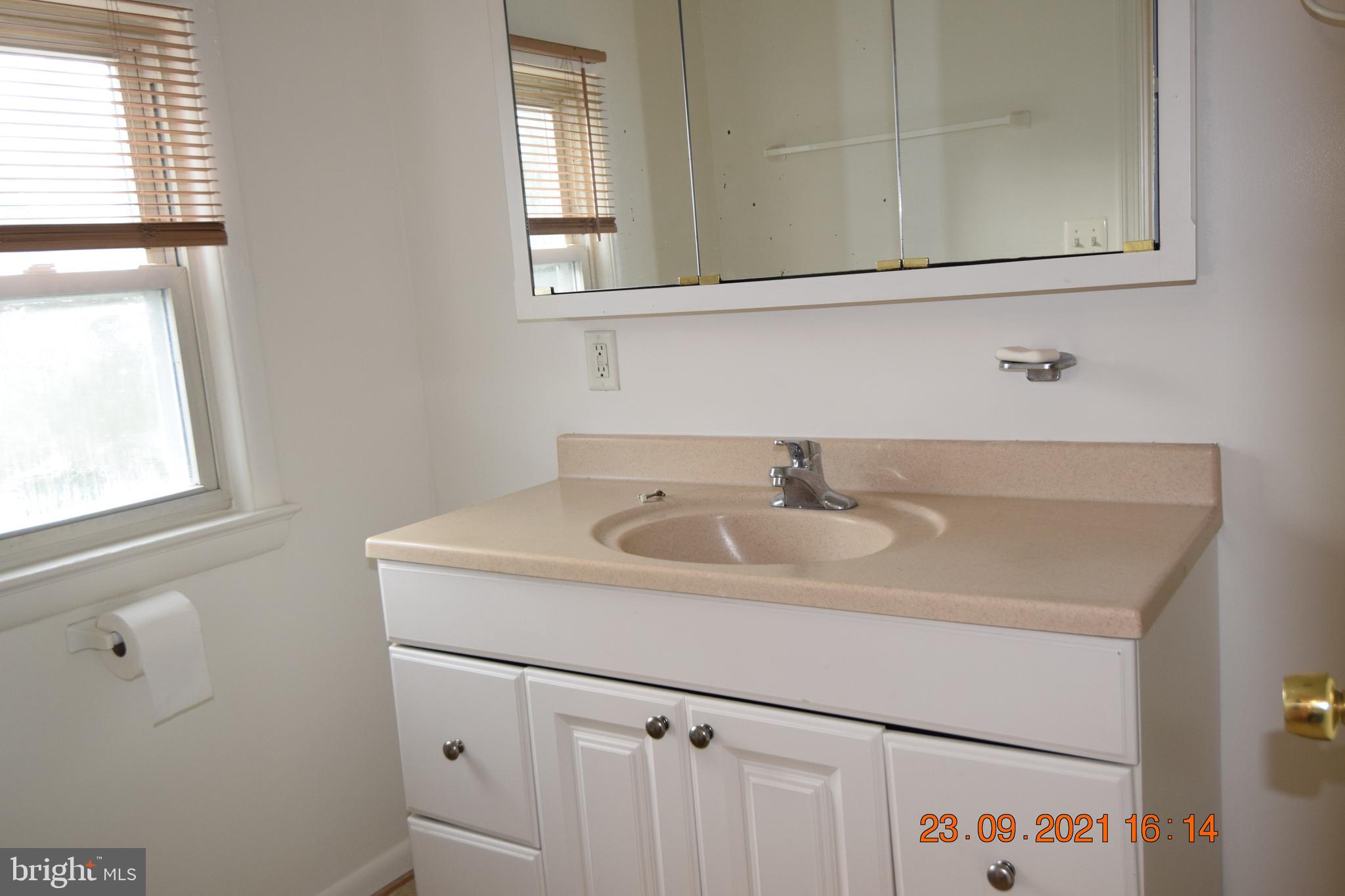 DAMASCUS OUTSIDE - Residential Lease