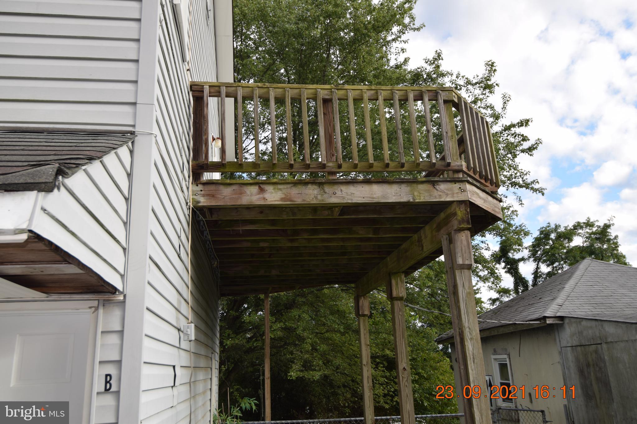 DAMASCUS OUTSIDE - Residential Lease