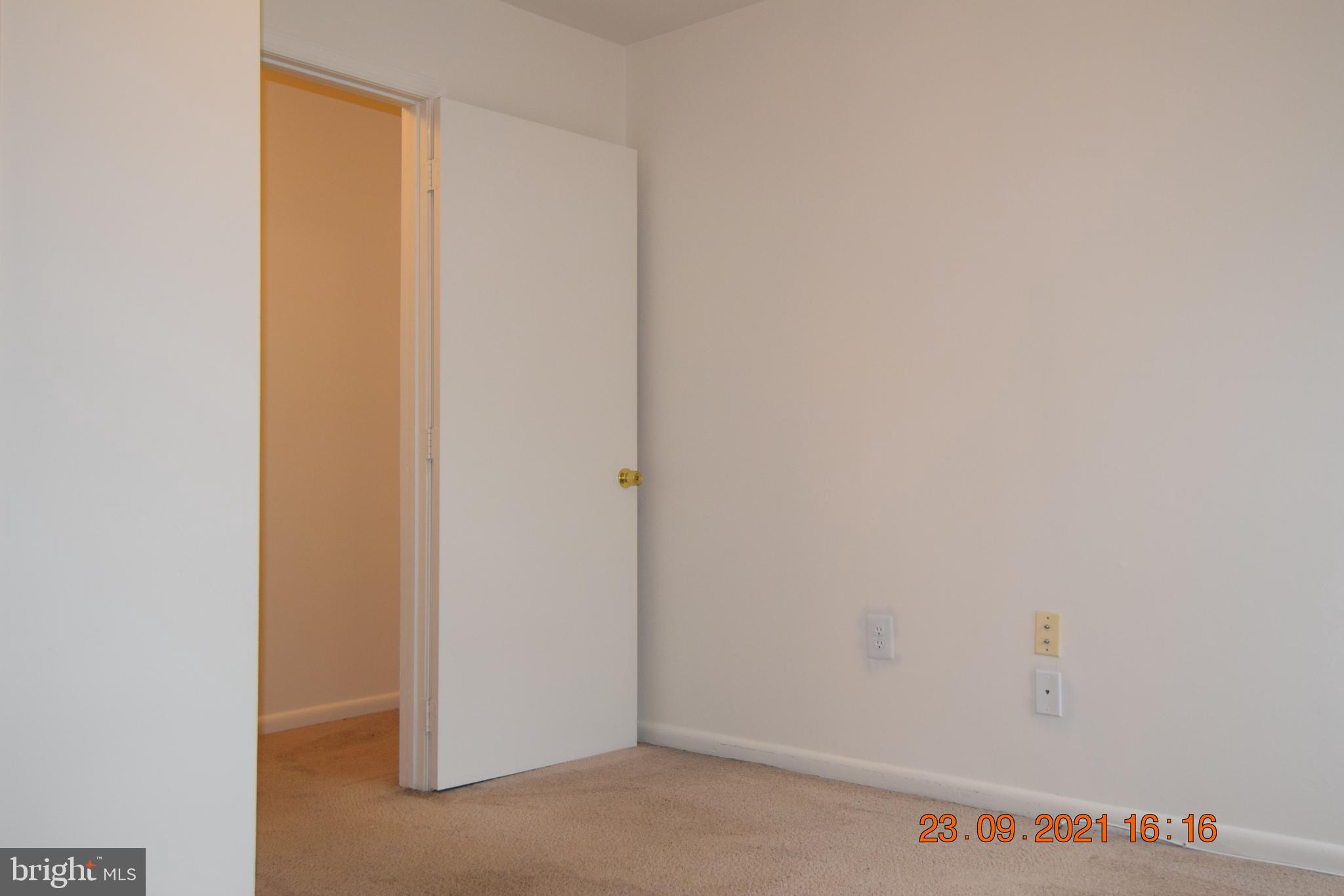 DAMASCUS OUTSIDE - Residential Lease