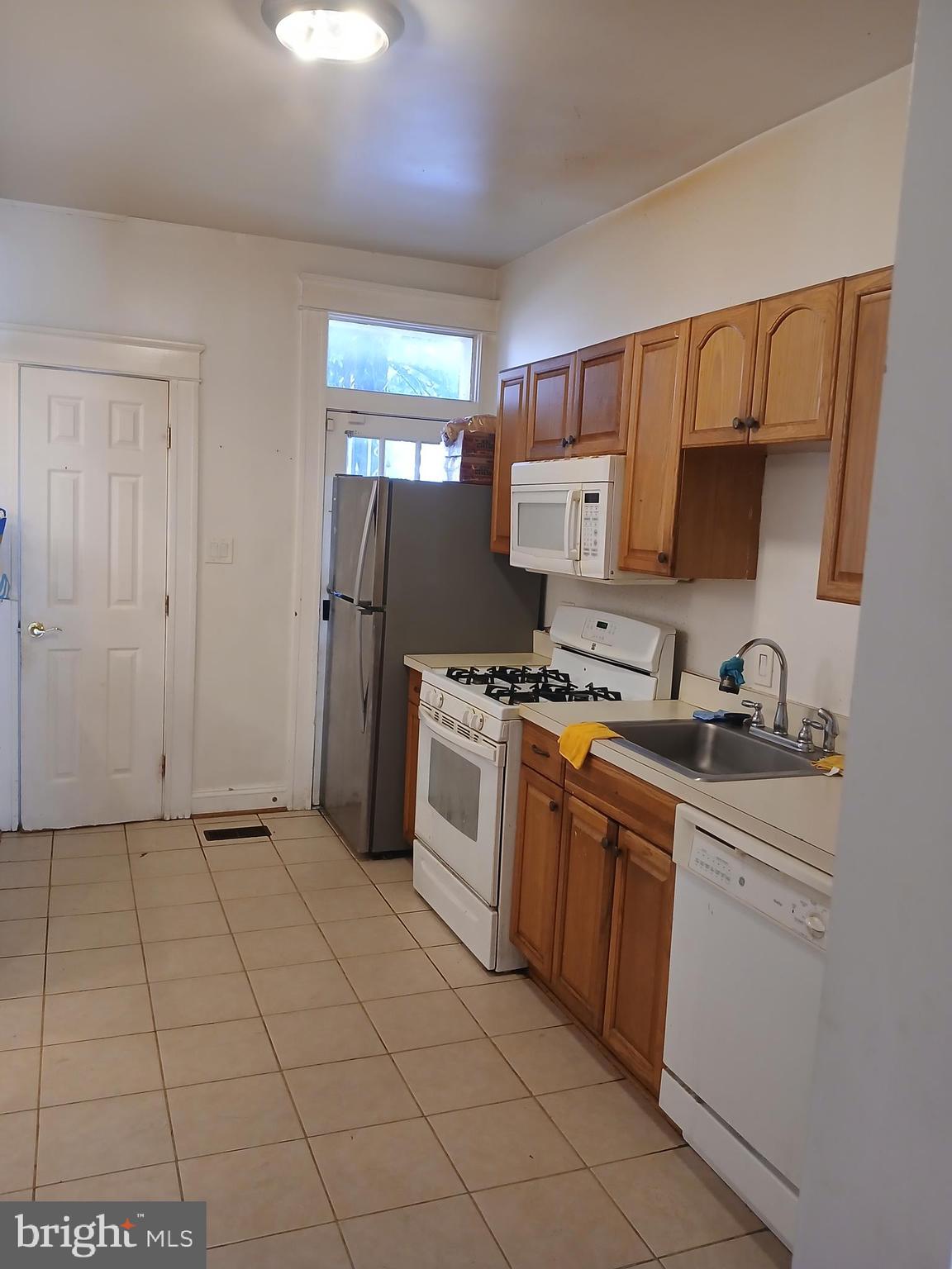 MONTEBELLO LAKE - Residential