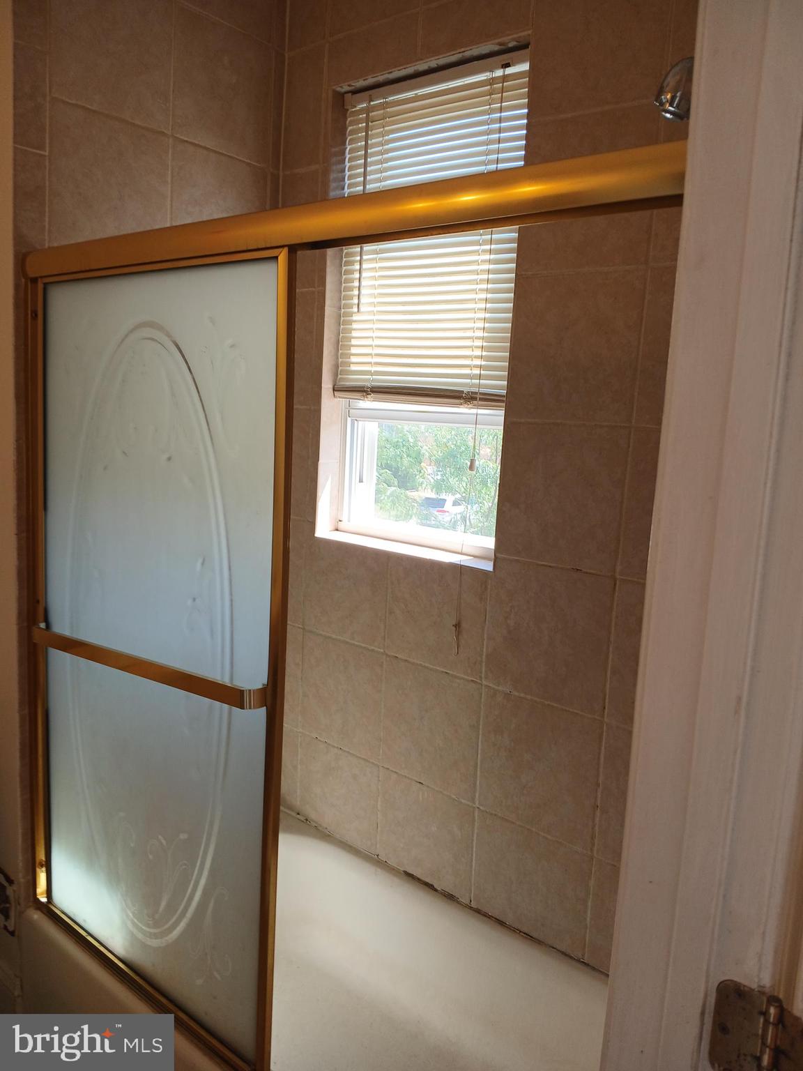 MONTEBELLO LAKE - Residential