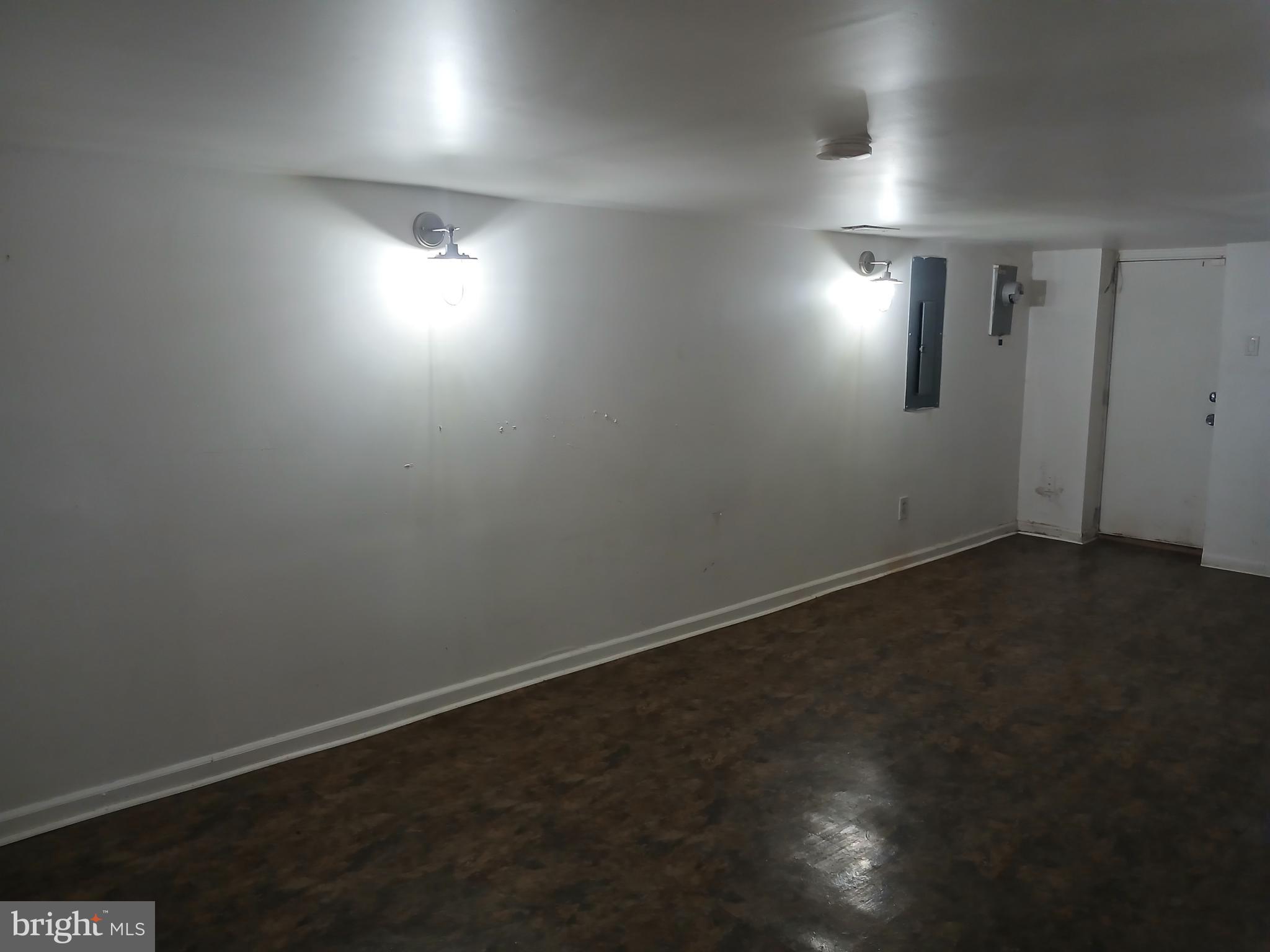 MONTEBELLO LAKE - Residential