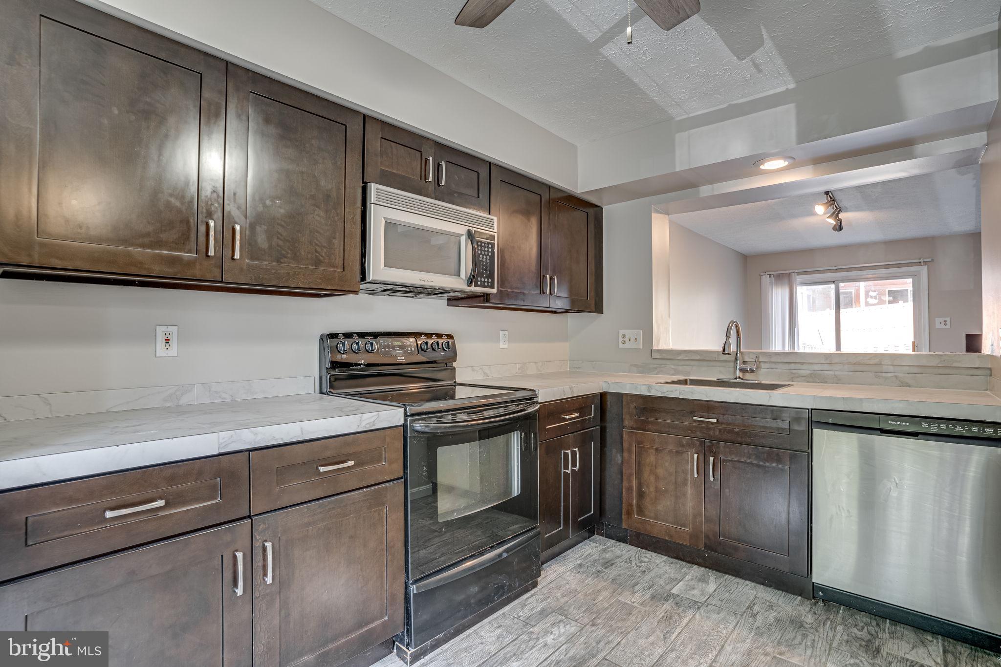 ROLLING FOREST - Residential Lease