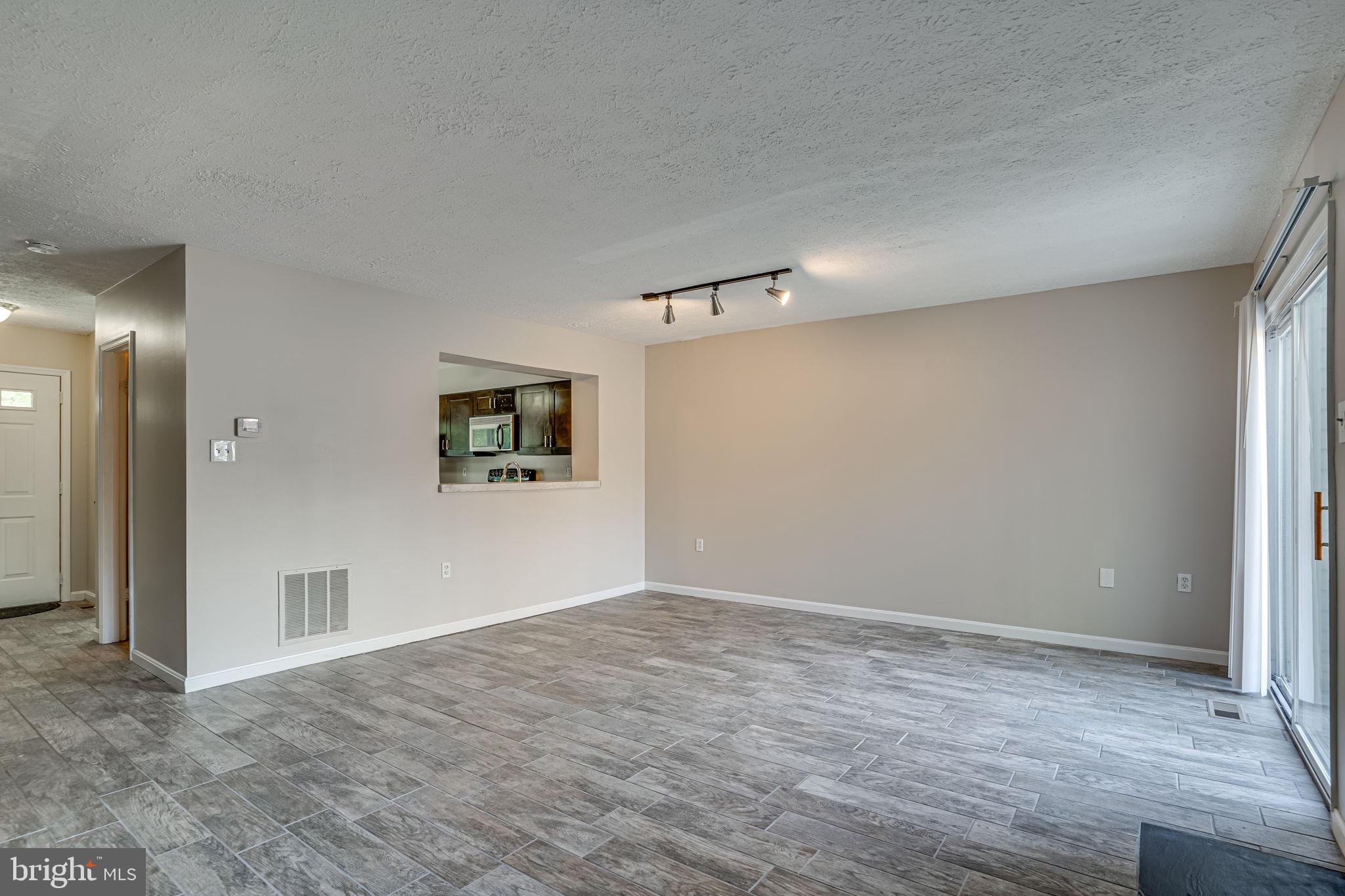 ROLLING FOREST - Residential Lease