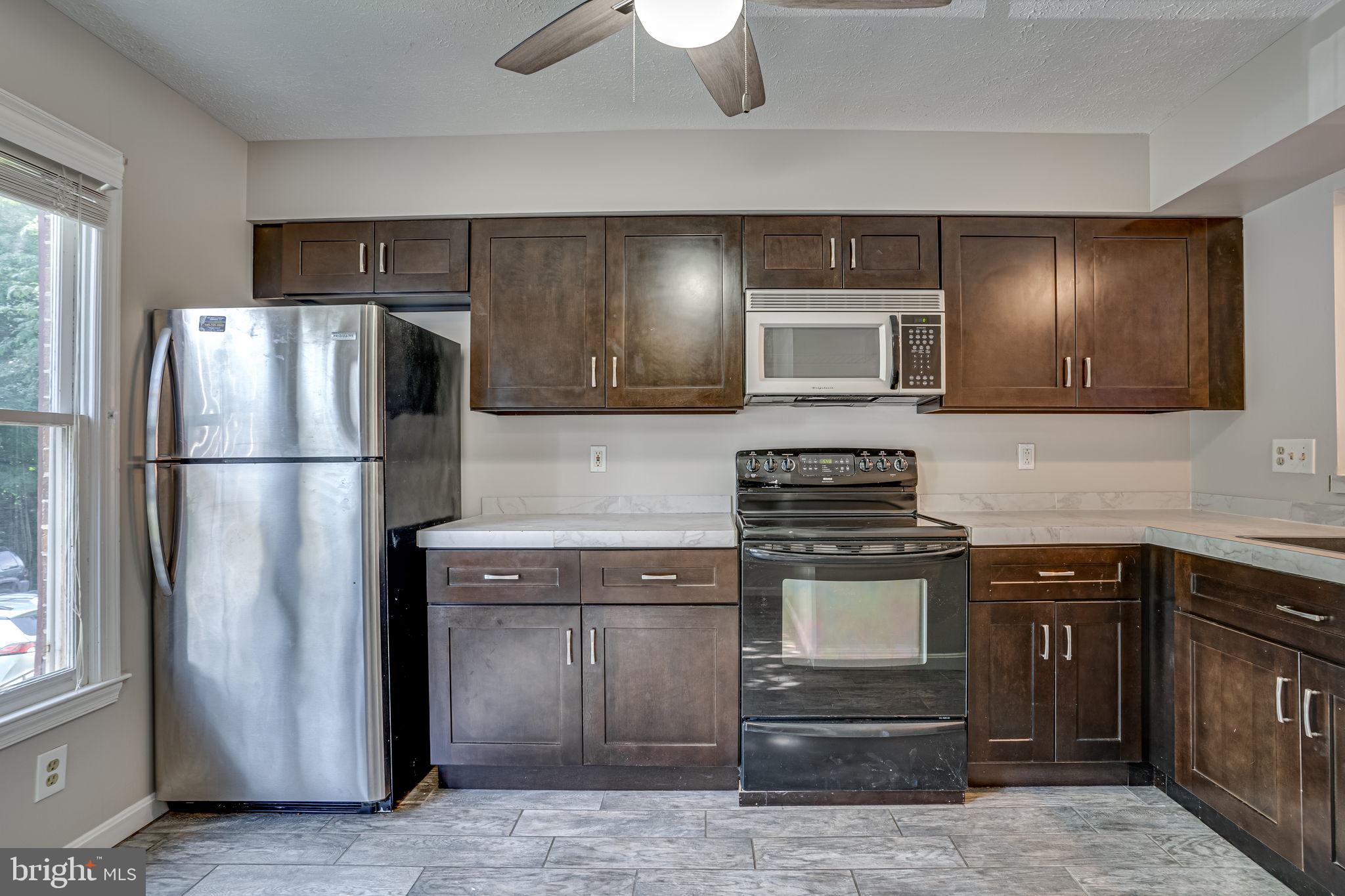 ROLLING FOREST - Residential Lease